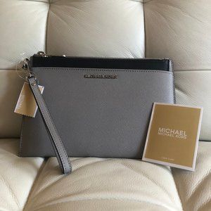 NWT MK Jet Set Travel XI Pop Out Clutch Wristlet